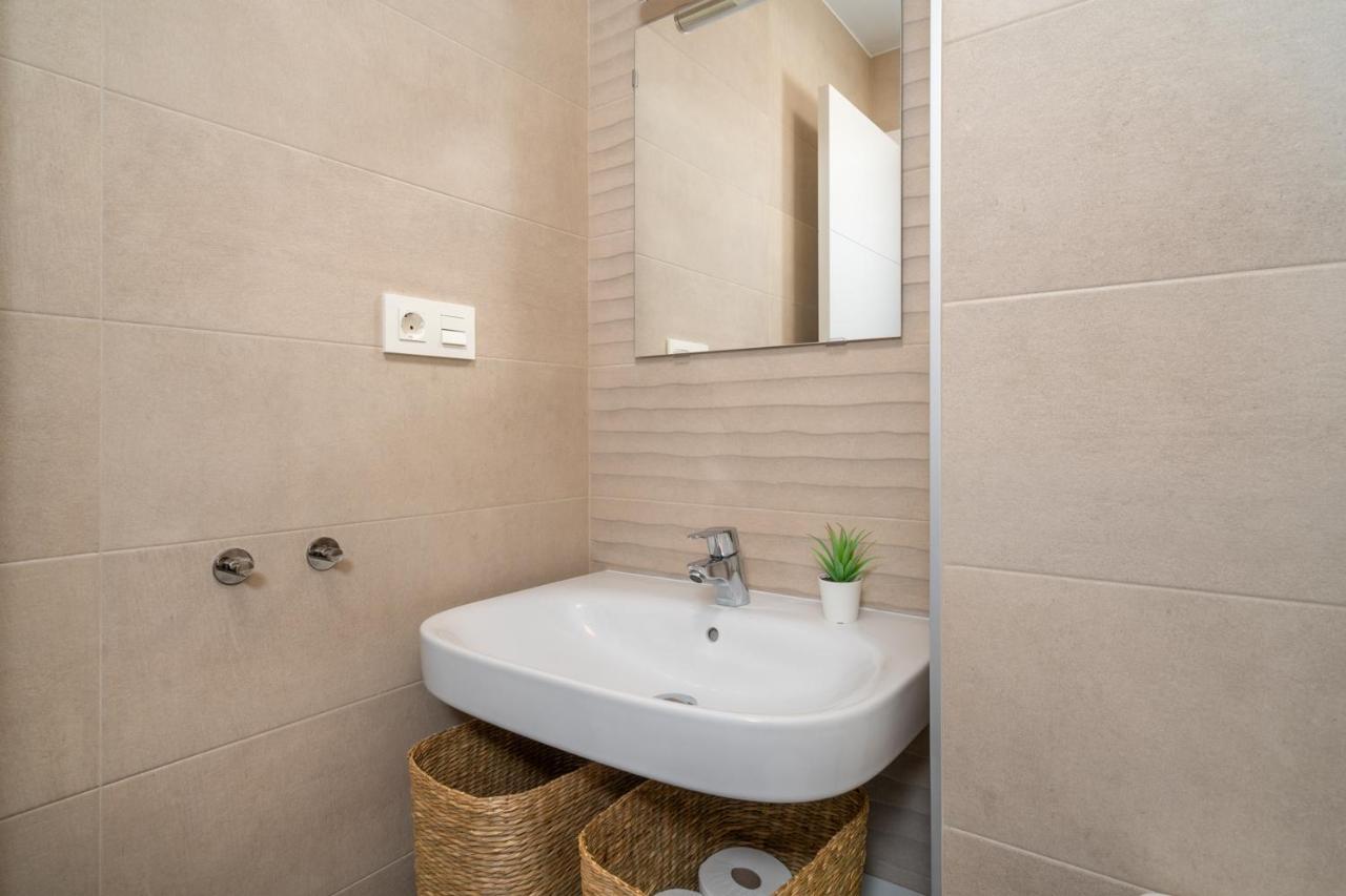 Central Family Accomodation In Fuengirola By Costarentals - Ref 111 外观 照片